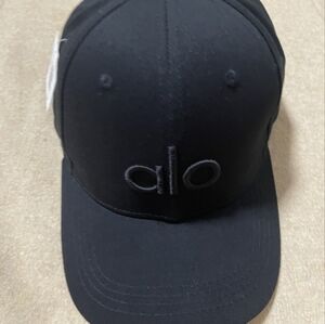 ALO Yoga Classic Black Cap